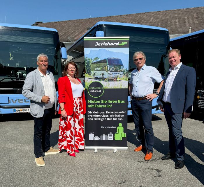 Feierliche Bussegnung am Firmenstandort von Dr. Richard in Oberwart